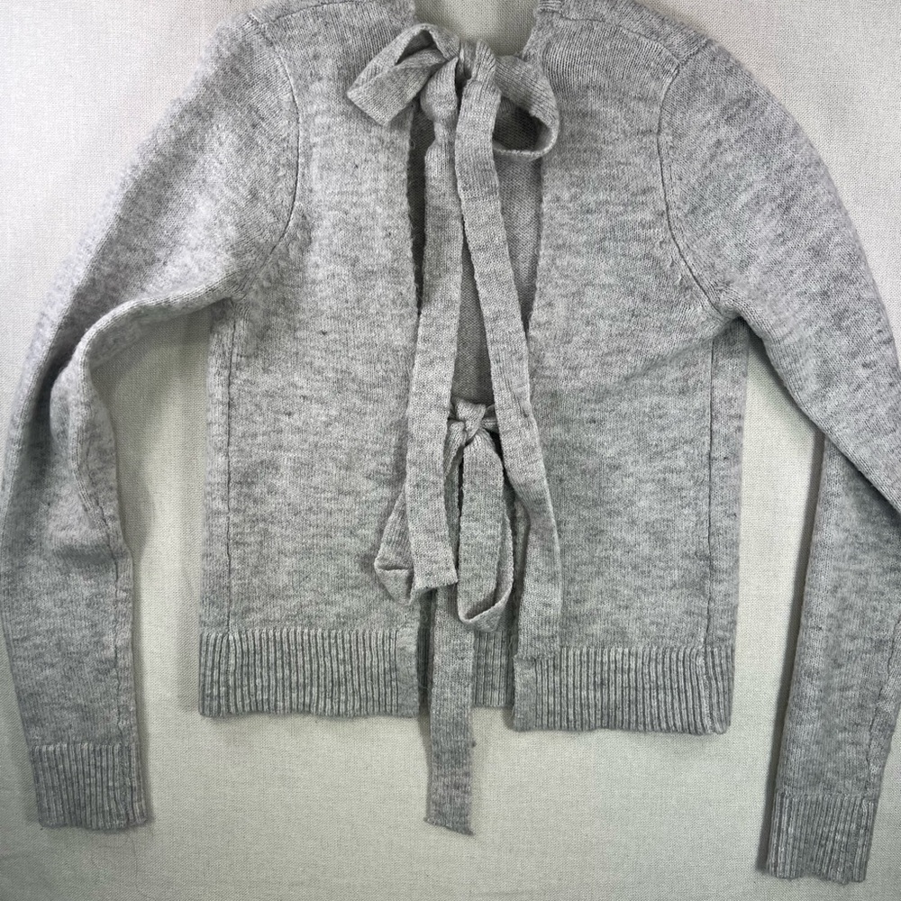 Light Gray Open-back Tie Women's Sweater, size M - Picture 2 of 3